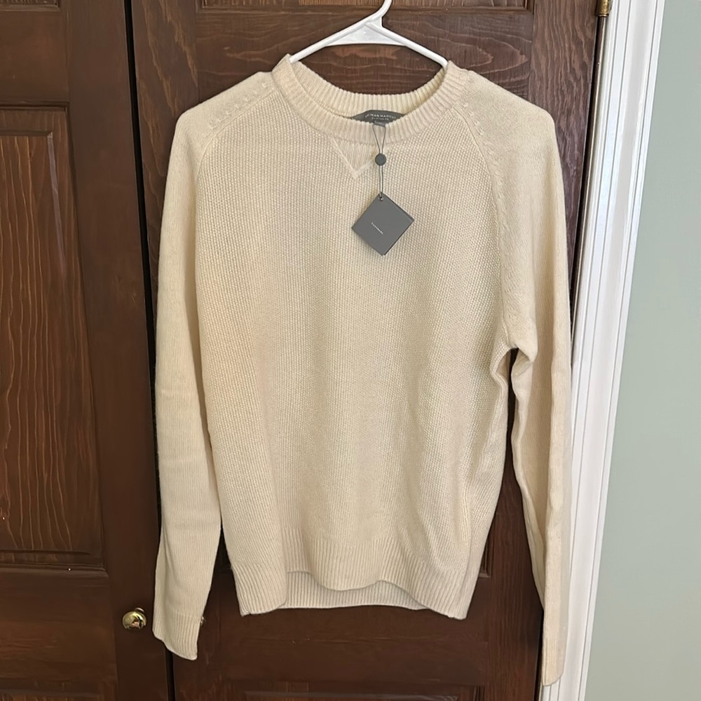 Men’s Size Medium White Cashmere Sweater NWT